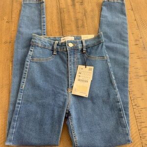 Zara Women's Skinny Jeans in Classic Blue